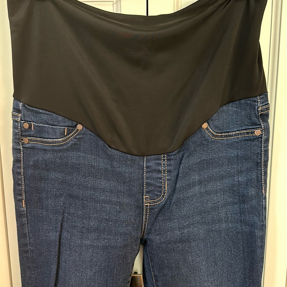 Maternity cropped jeans